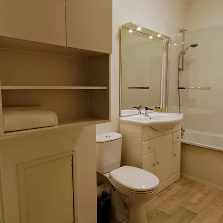 Apartman Superbe Studio 45 M Renove Avec Balcon Et Parking Gratuit
